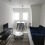 Cosy Flat Near City Centre