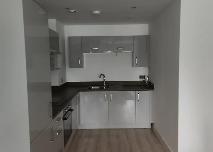 Cosy Flat Near City Centre